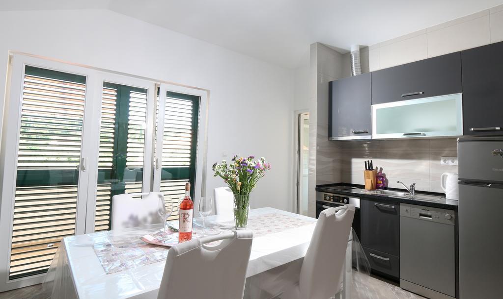 לוביסטה Apartments Jadranka מראה חיצוני תמונה