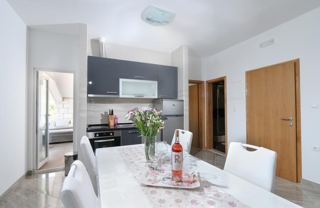 לוביסטה Apartments Jadranka מראה חיצוני תמונה