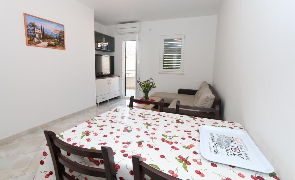 לוביסטה Apartments Jadranka מראה חיצוני תמונה