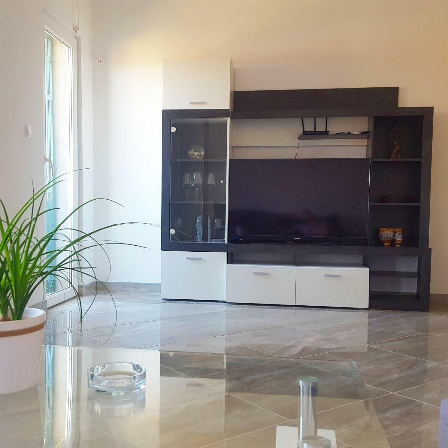 לוביסטה Apartments Jadranka מראה חיצוני תמונה